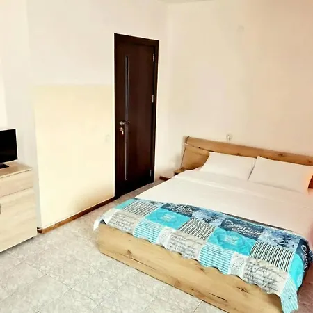 Petrovi בית הארחה 3*