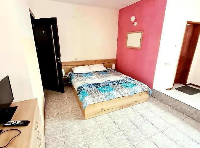 Petrovi بيت ضيافة 3*